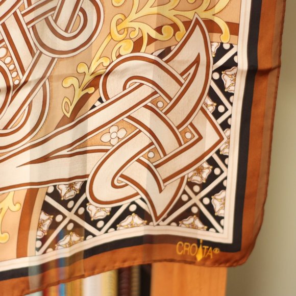 CROATA Celtic-like silk Scarf - Picture 3 of 5